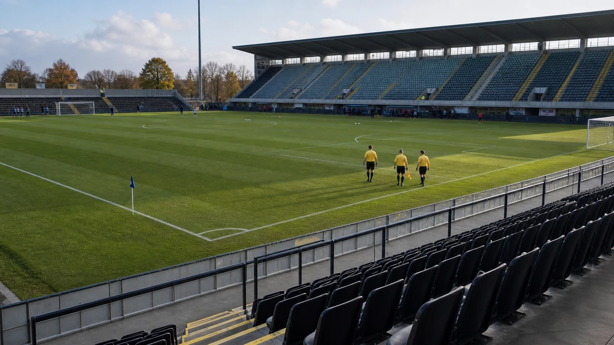 Matchboll på mittpunkten av en allsvensk arena