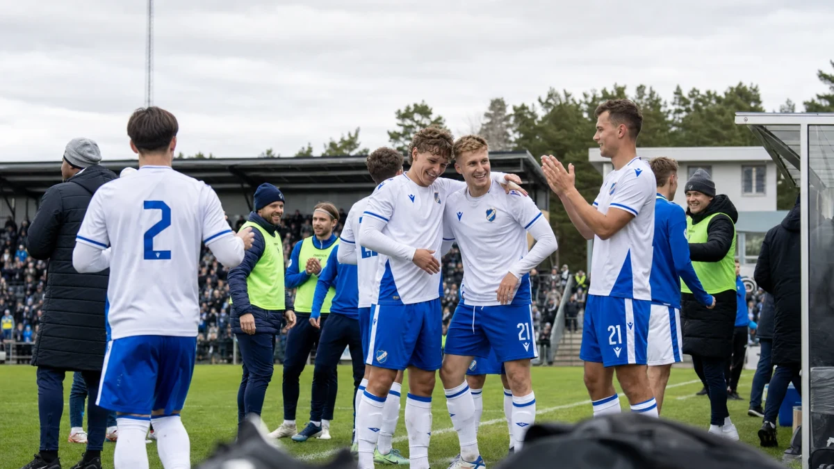 Hammarby toppar Damallsvenskan efter 4–0 i Norrköping